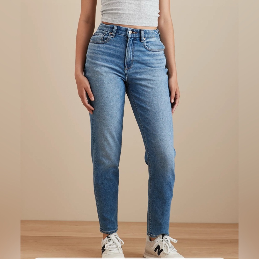 American Eagle Mom Jean - Classic Blue - Size 00